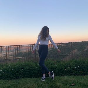 Meet your Posher, Leslie